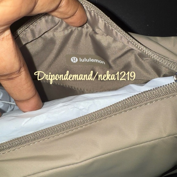 Lululemon City Essentials Shoulder Bag 4L- Fawn Brown - Picture 8 of 12